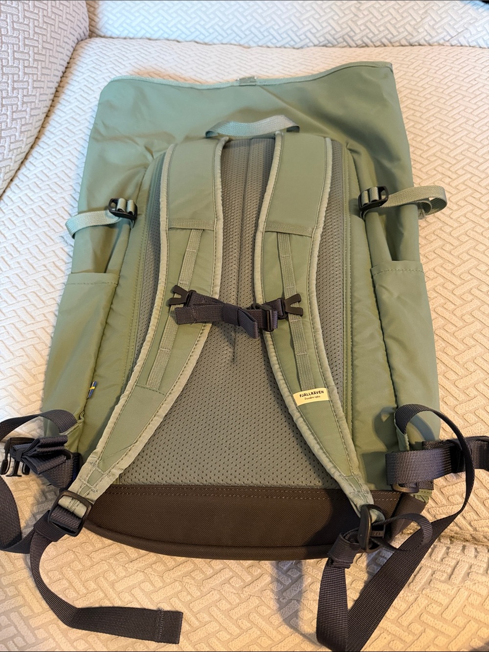 High Coast Rolltop Backpack - Green - Picture 2 of 3
